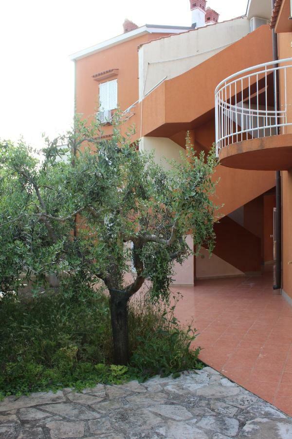 Sanda Apartment Banjole Exterior foto